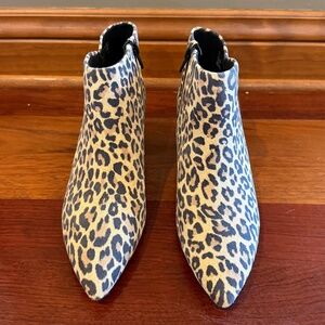 Clarks Lineal Collection Sea Leopard Cheetah Print Ankle Boot, Size 7